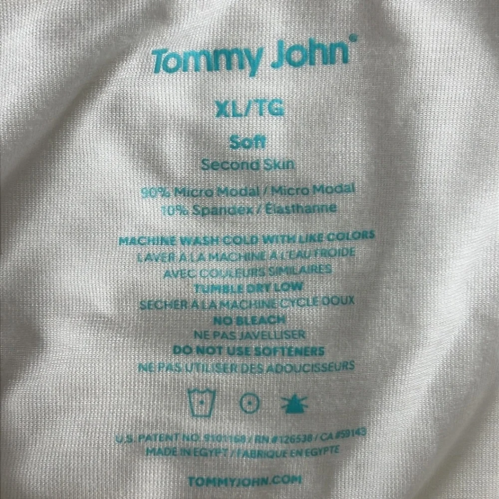 Tommy John Soft Second Skin Men's V-Neck Stay-Tucked White Undershirt
